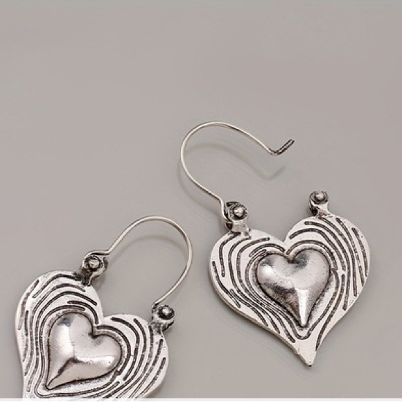 NIP Heart Within a Heart Silver Wired Earrings - Picture 2 of 7